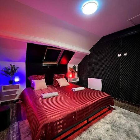 Red Love-Room / Balneo & Plus ! Souppes-sur-Loing エクステリア 写真